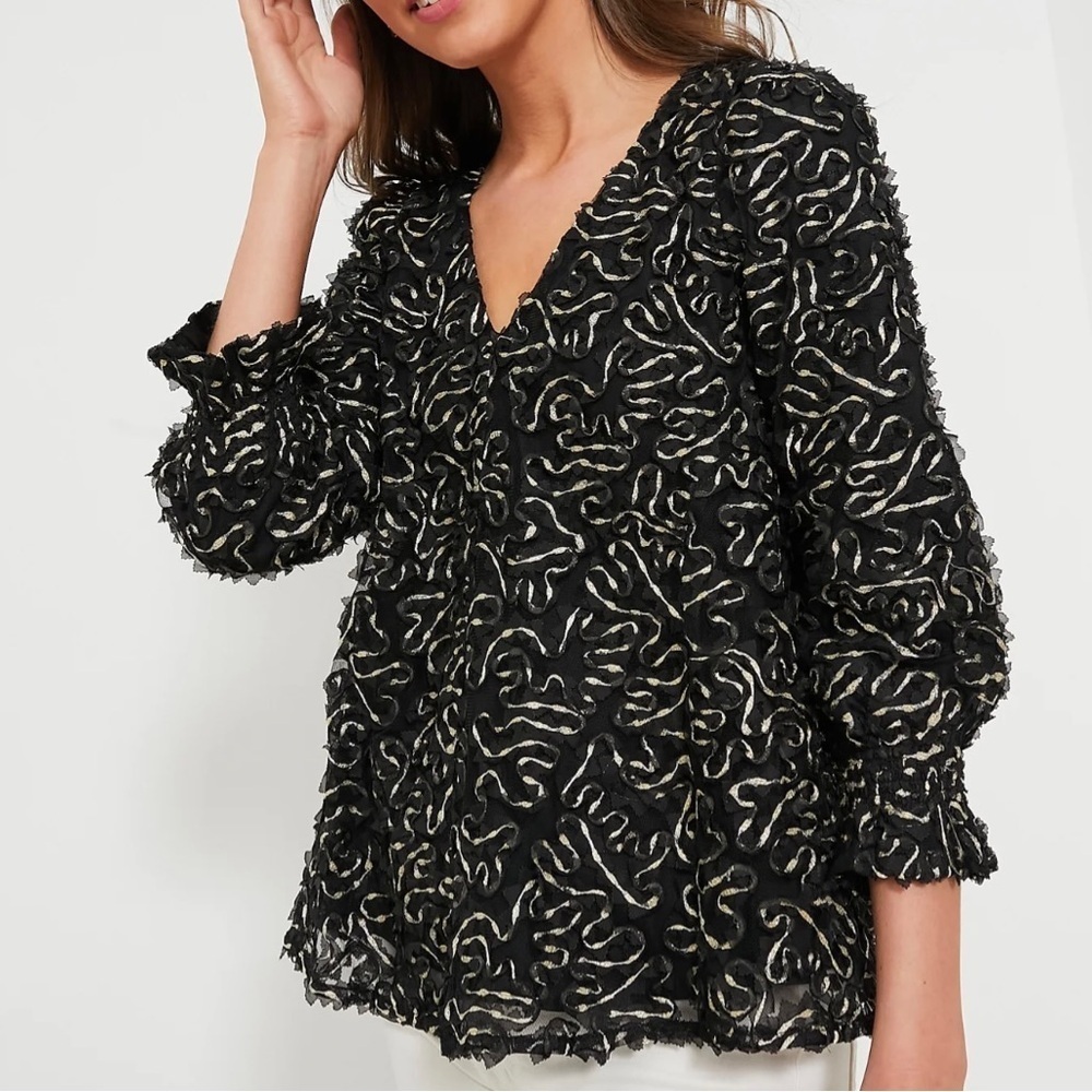 NEW Tuckernuck Long Sleeve Flowy Blouse Women’s L Black/Gold Feminine Designer - Picture 2 of 12